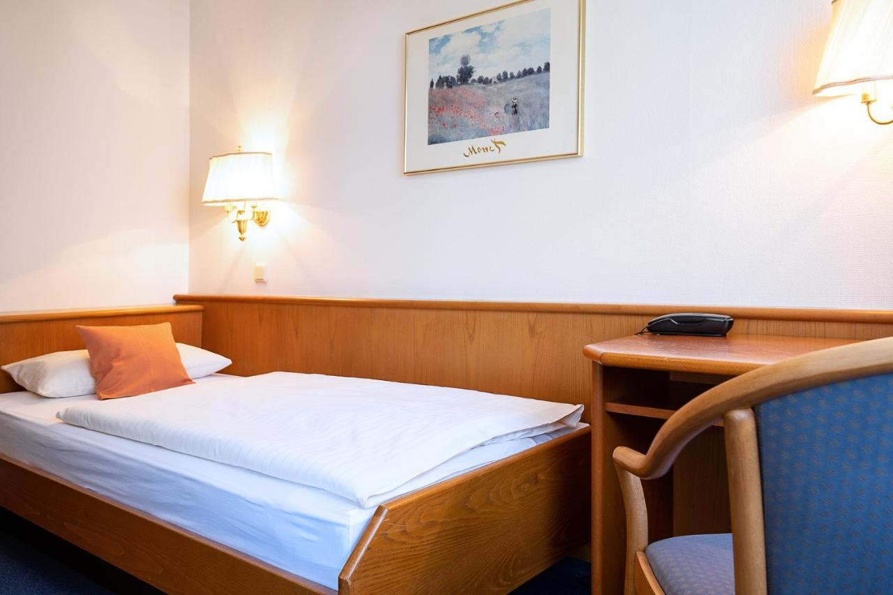 Hotel Am Steinberg هيلدسهايم المظهر الخارجي الصورة