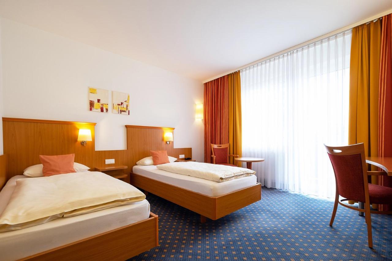 Hotel Am Steinberg هيلدسهايم المظهر الخارجي الصورة
